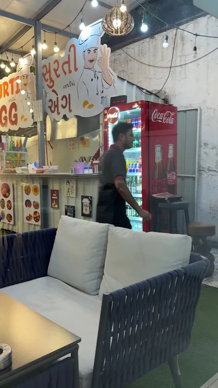 Surti Egg Little Mountain Cafe Pattaya в Паттайе — фото 14